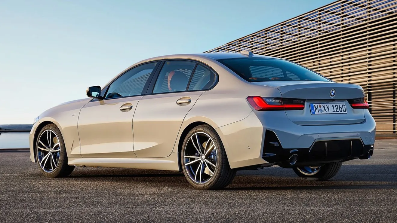 BMW Serie 3 2023 - posterior