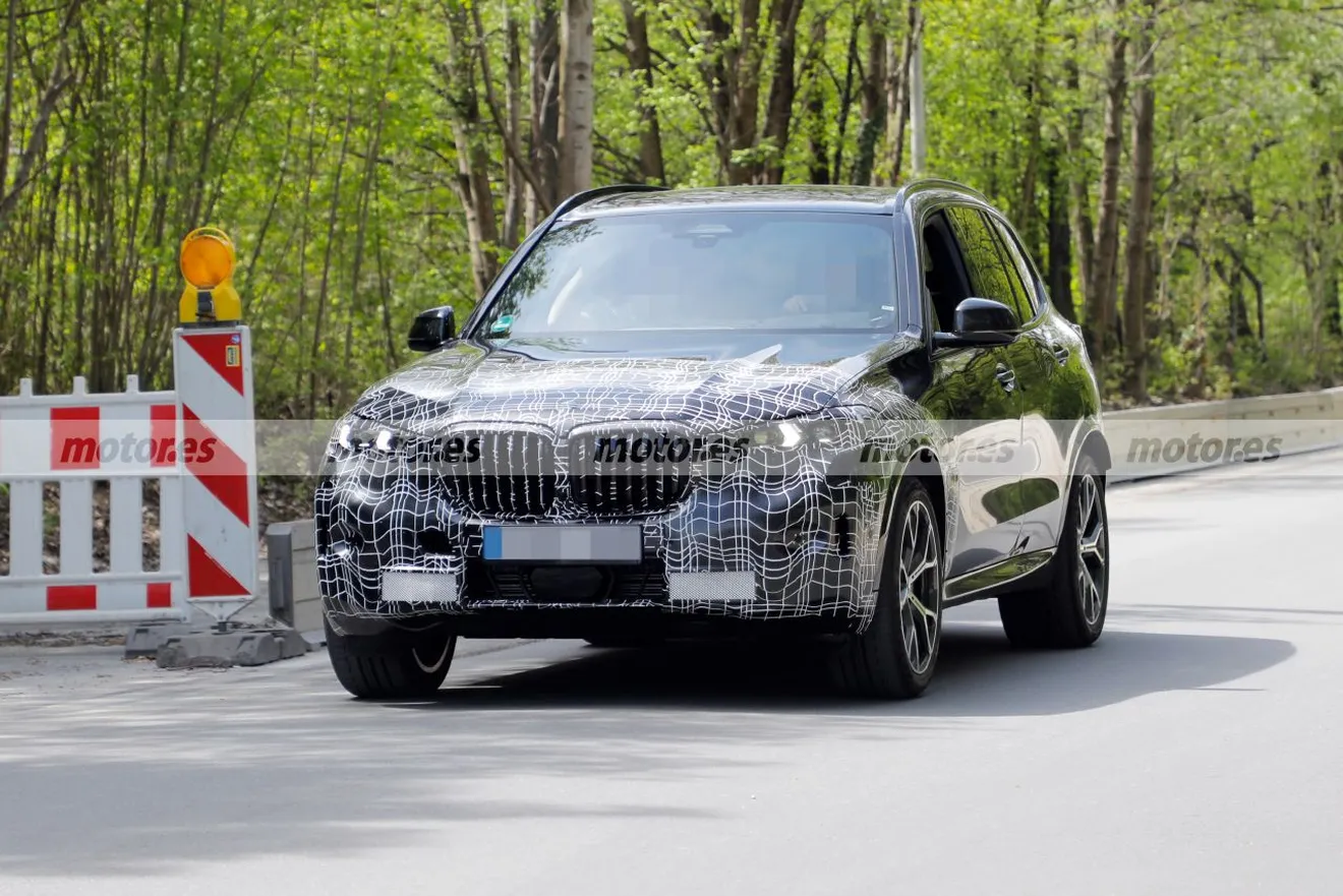 Cazamos al revisado BMW X5 M60i 2023 en unas fotos espía claves