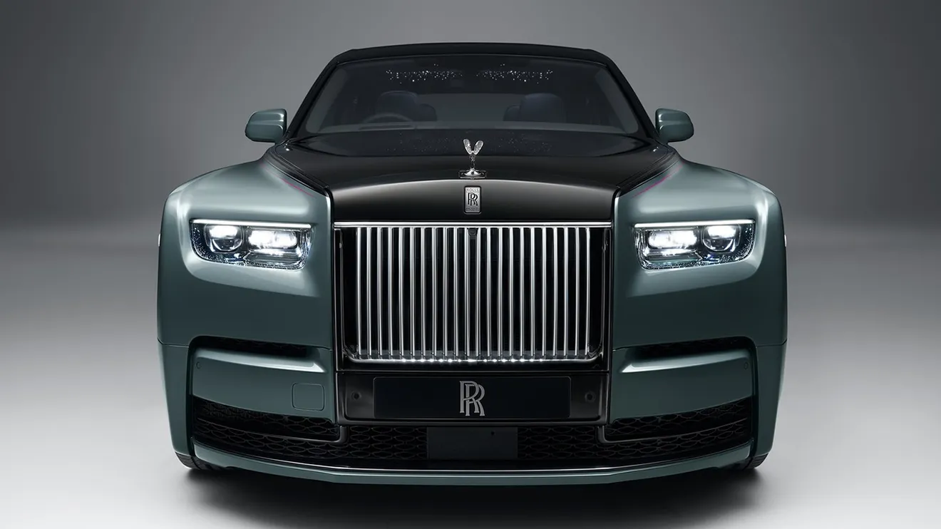 Rolls-Royce Phantom 2023 - frontal