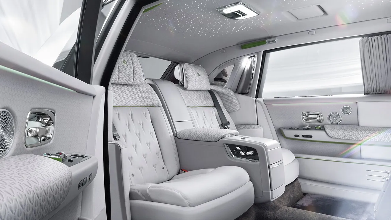 Rolls-Royce Phantom 2023 - interior