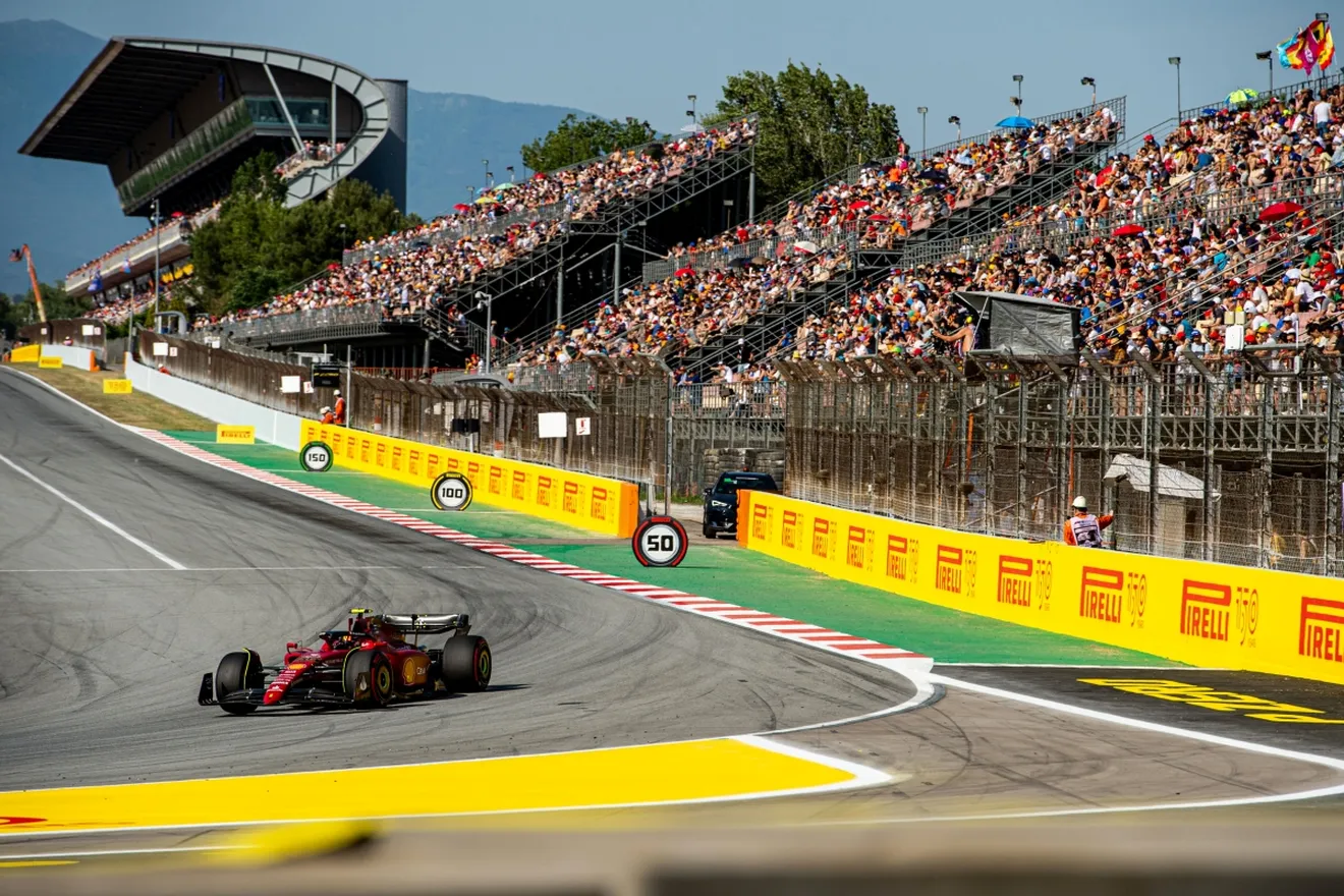 Carlos Sainz y Ferrari: una noticia buena y otra mala en Barcelona