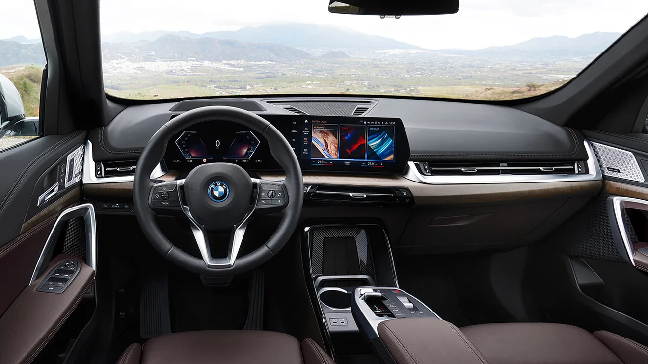 BMW iX1 - interior