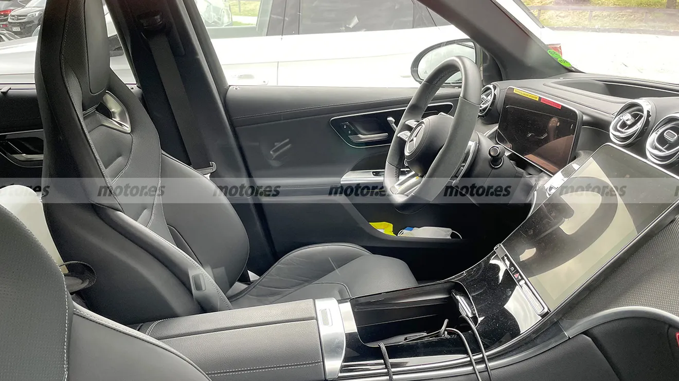 Mercedes-AMG GLC 63 2023 - foto espía interior