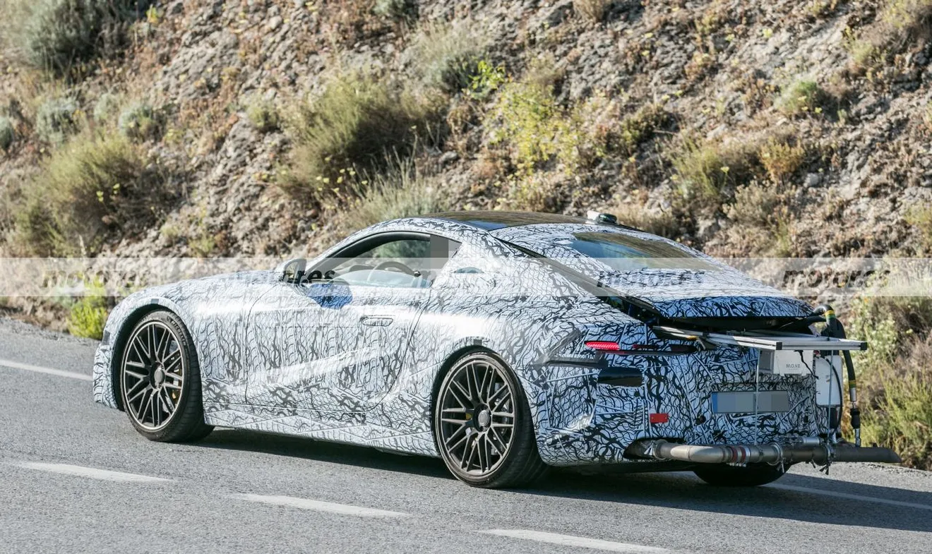 Foto espía Mercedes-AMG GT Coupé 2023