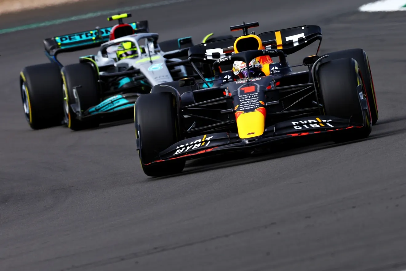 ¡Sin piedad! Max Verstappen le devuelve el dardo a Lewis Hamilton