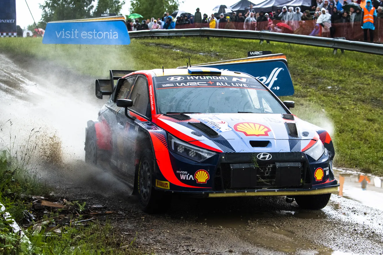 Oliver Solberg repite a bordo del tercer Hyundai en el Ypres Rally