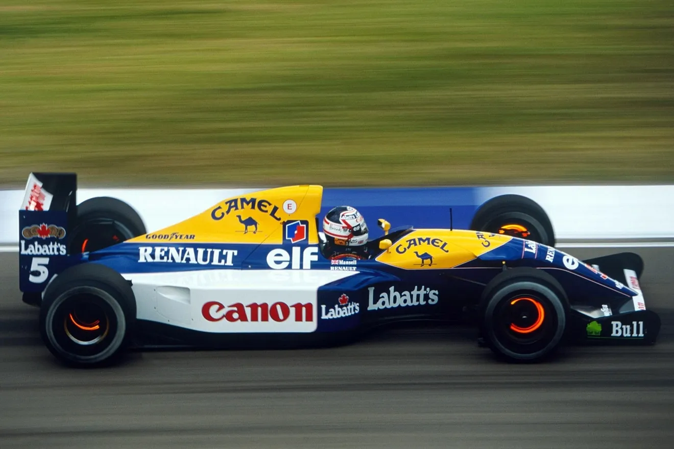 Vettel, en Silverstone con su Williams FW14B de 1992 propulsado con gasolina sintética