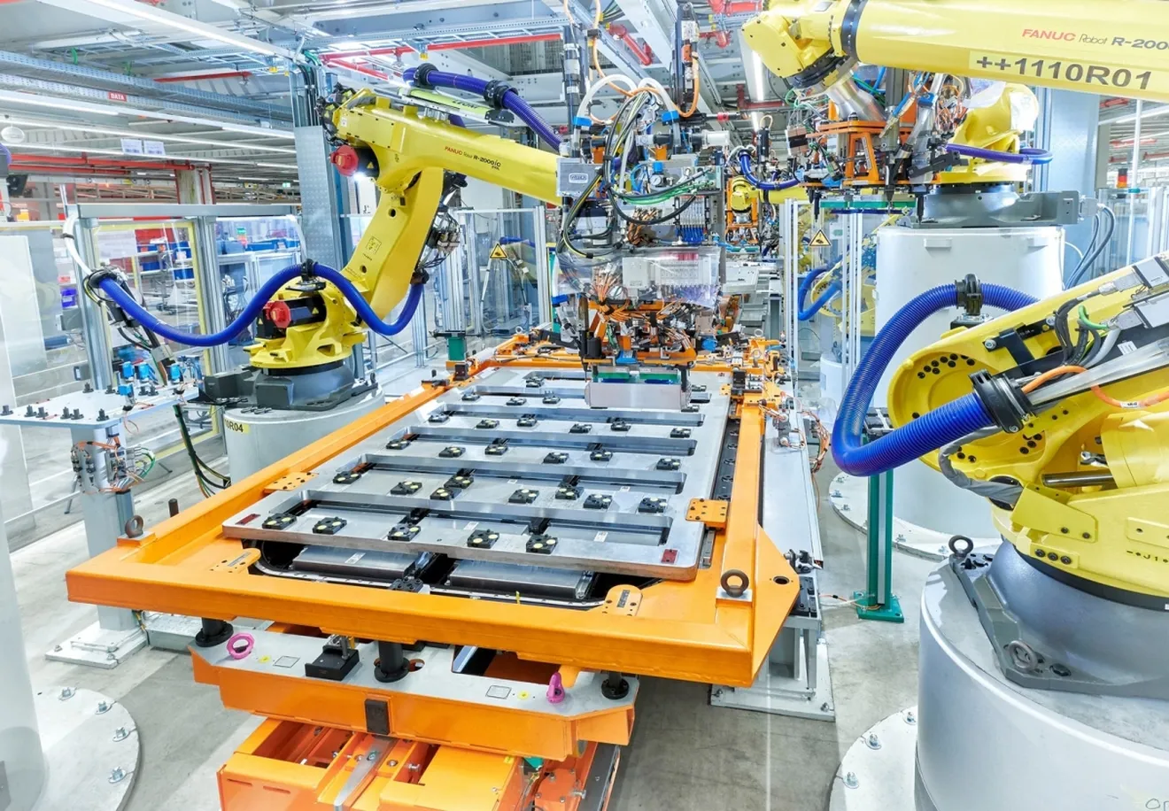 Reciclaje de baterías de coche eléctrico robotizado: así es la iniciativa pionera en Europa