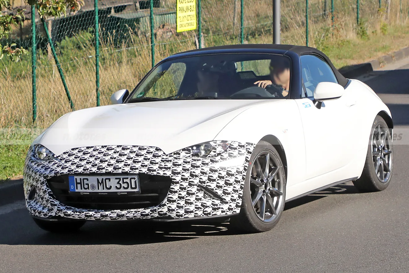 Mazda MX-5 2024 - foto espía