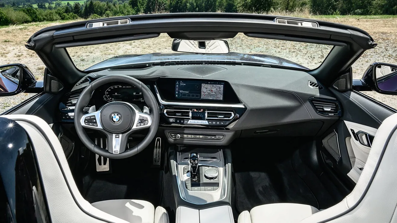 BMW Z4 2023 - interior