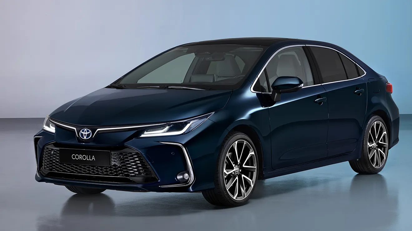 La gama del nuevo Toyota Corolla Sedán al detalle: el renovado híbrido ya tiene precio