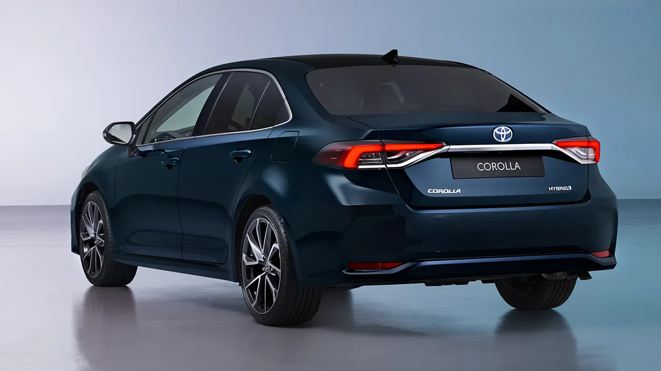 Toyota Corolla Sedán 2023 - posterior