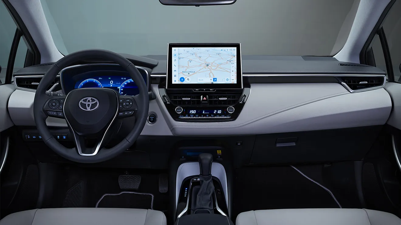 Toyota Corolla Sedán 2023 - interior