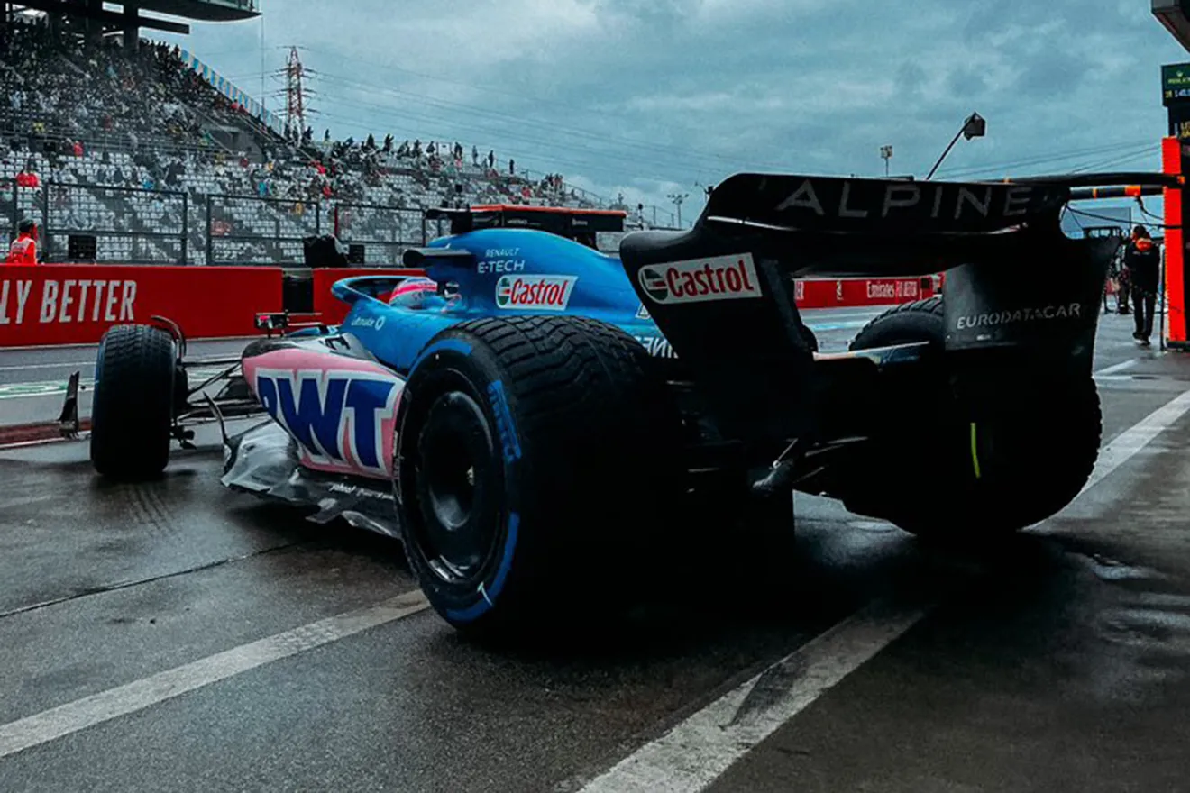 Alonso da una lección de pilotaje bajo la lluvia de Suzuka