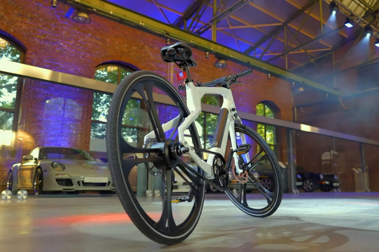 La Blade One de fibra de carbono y +100 km de autonomía aspira a ser el chollo de las bicicletas eléctricas urbanas
