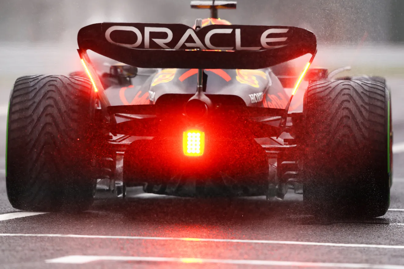 La FIA prepara nuevos cambios: carreras en mojado, neumáticos, DRS y formato al sprint