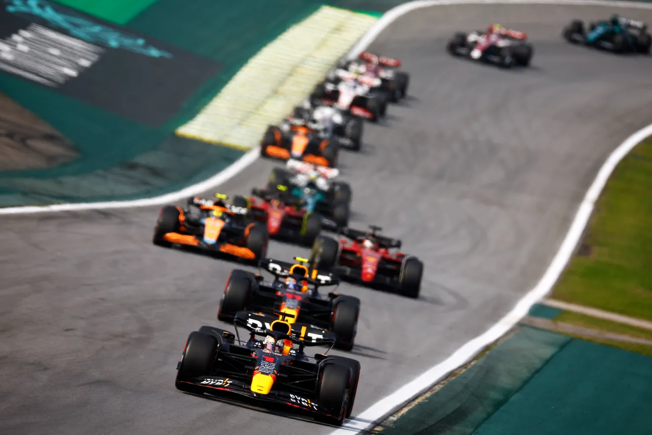 La FIA prepara nuevos cambios: carreras en mojado, neumáticos, DRS y formato al Sprint