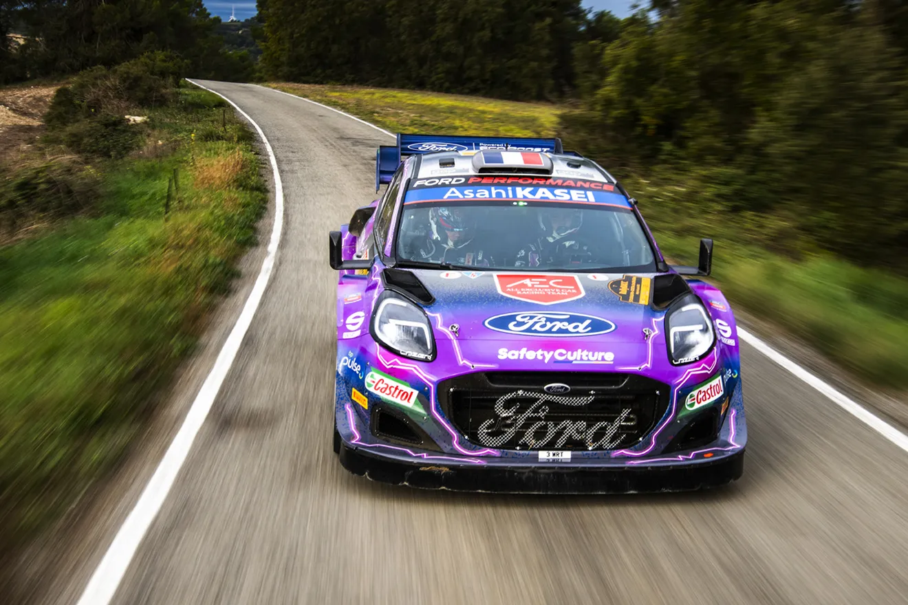 Pierre-Louis Loubet empuja para disfrutar de un programa completo en el WRC 2023