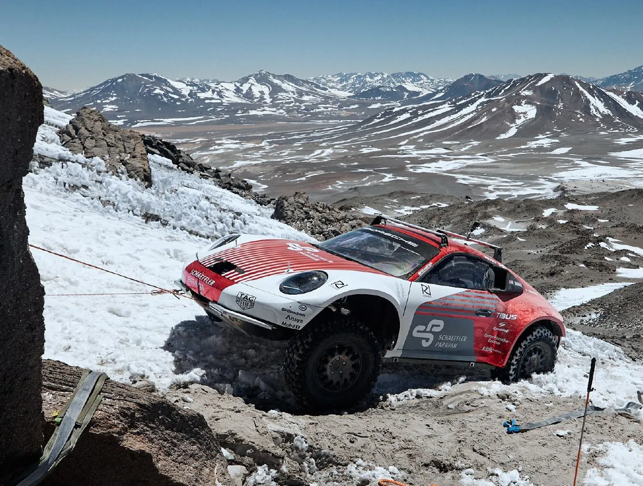 Dos prototipos extremos del Porsche 911 Carrera coronan el mundo en Chile