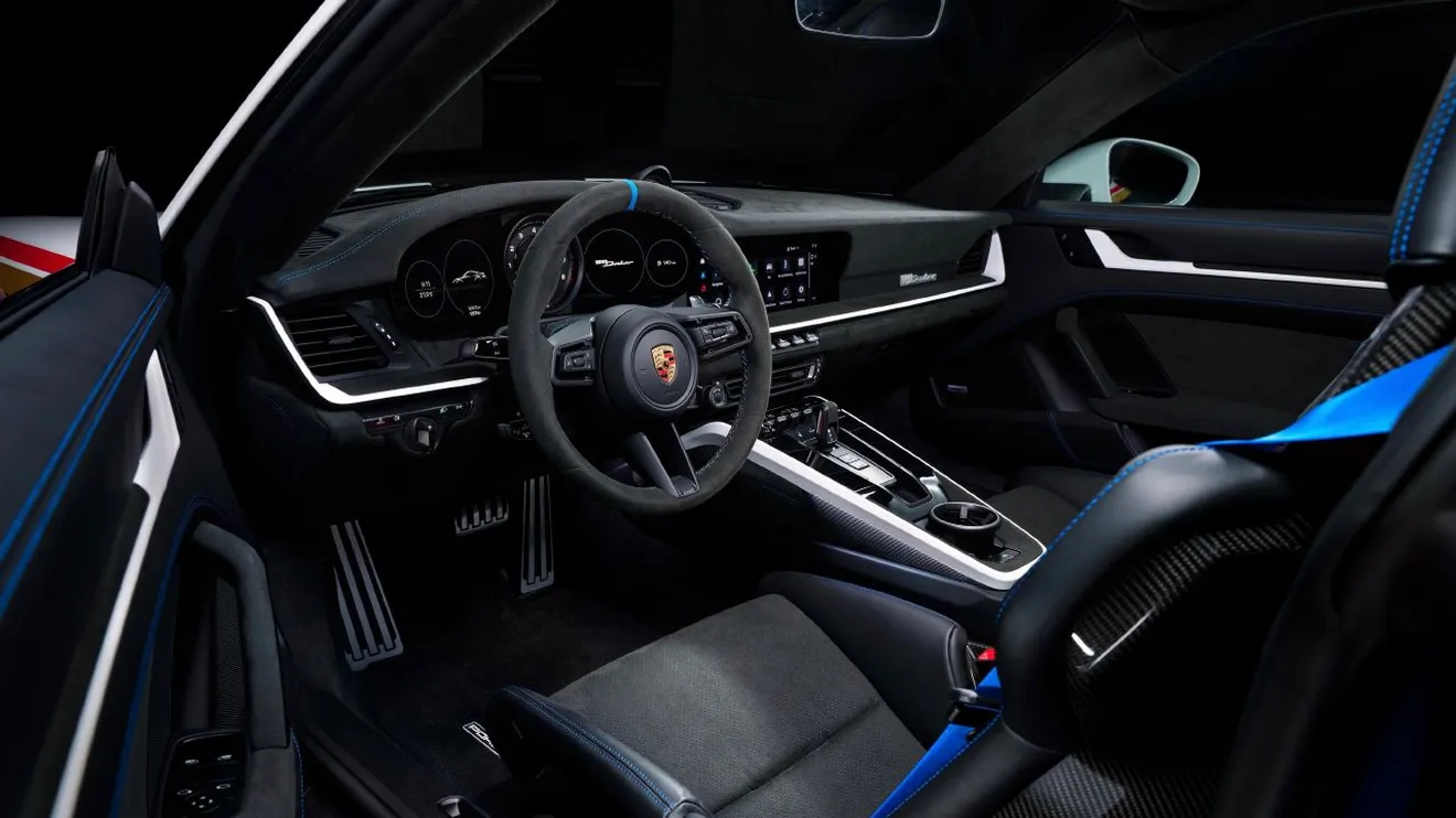 Porsche 911 Dakar - interior