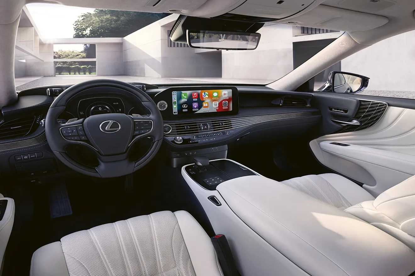 Lexus LS 2023 - interior