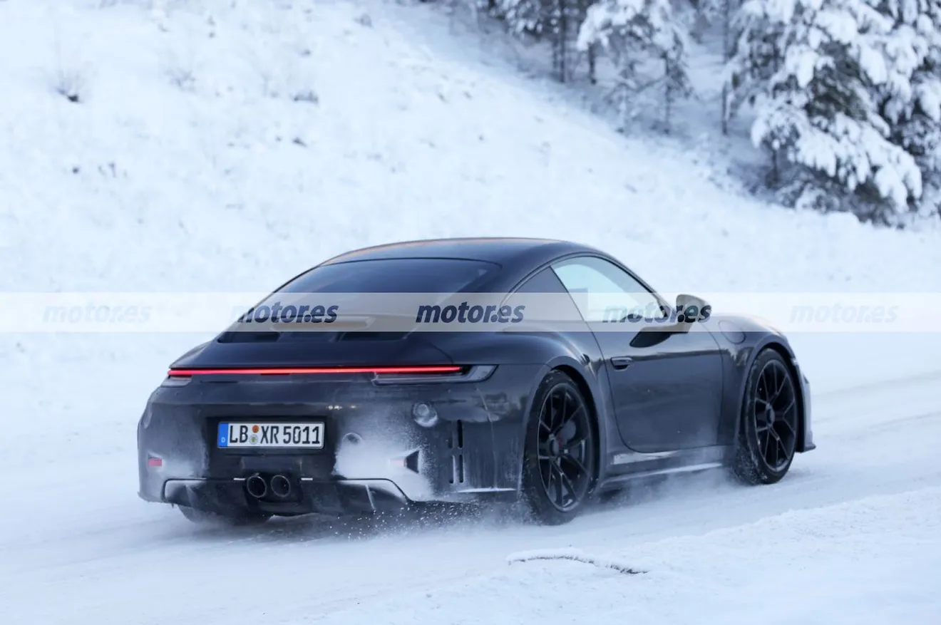 Fotos espía Porsche 911 GT3 Touring Facelift en Laponia