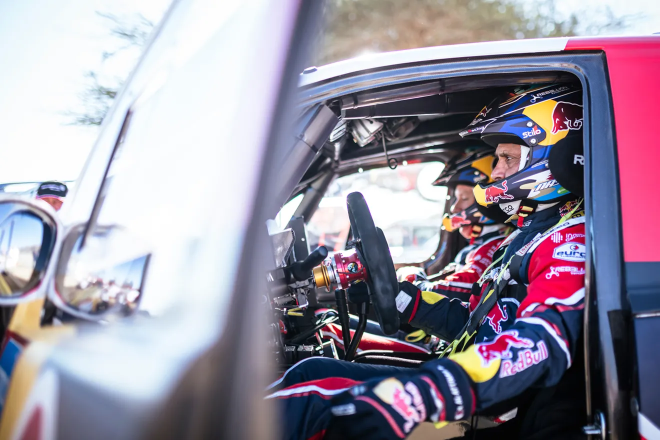 Primer golpe en la mesa de Audi en el Dakar con la victoria de Mattias Ekström en el prólogo