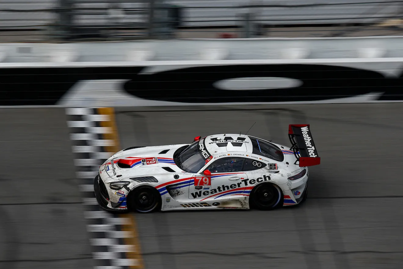 Acura se impone en unas 24 Horas de Daytona con triunfo de Dani Juncadella en GTD Pro