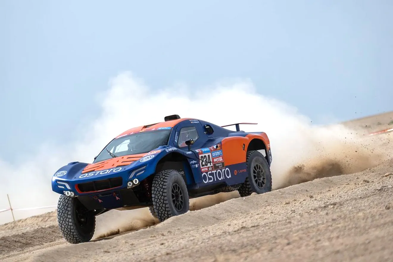 Carlos Sainz se anota una caótica primera etapa del Dakar en coches