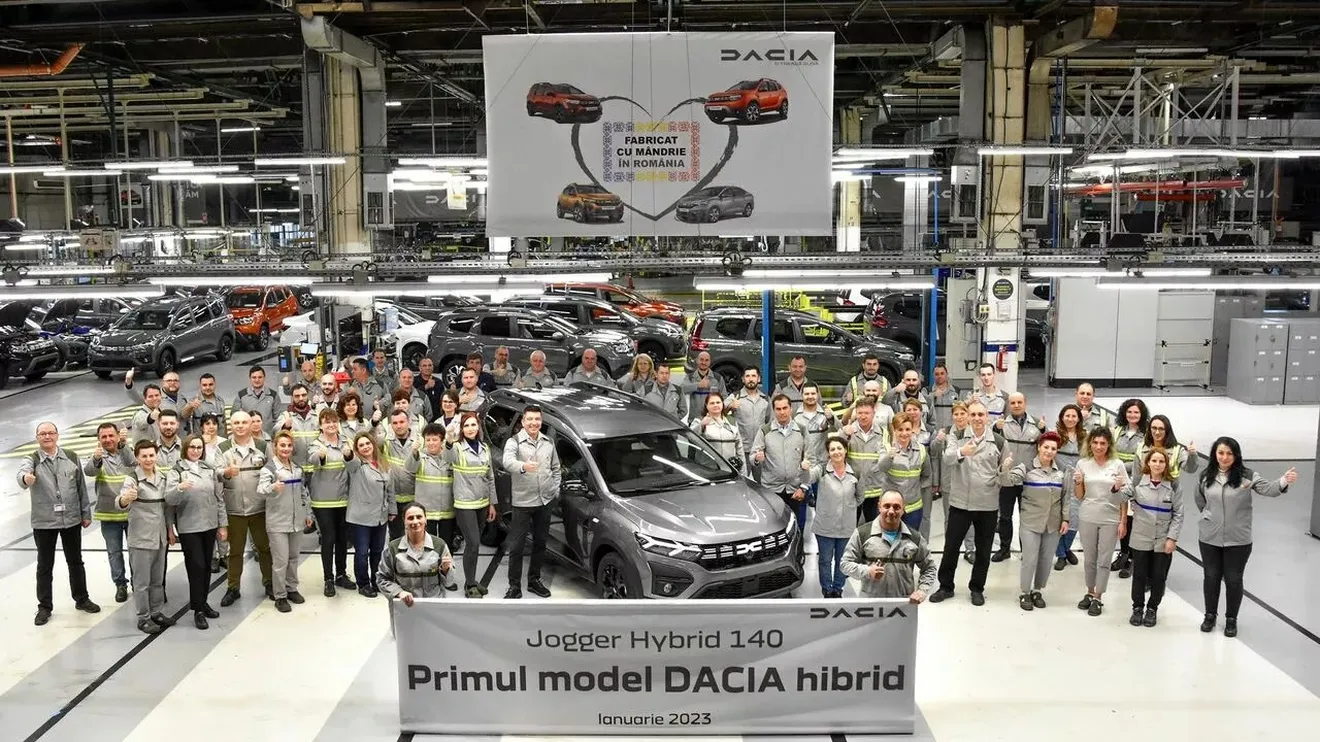 El primer híbrido en la historia de Dacia, a bordo del nuevo Jogger, entra en producción