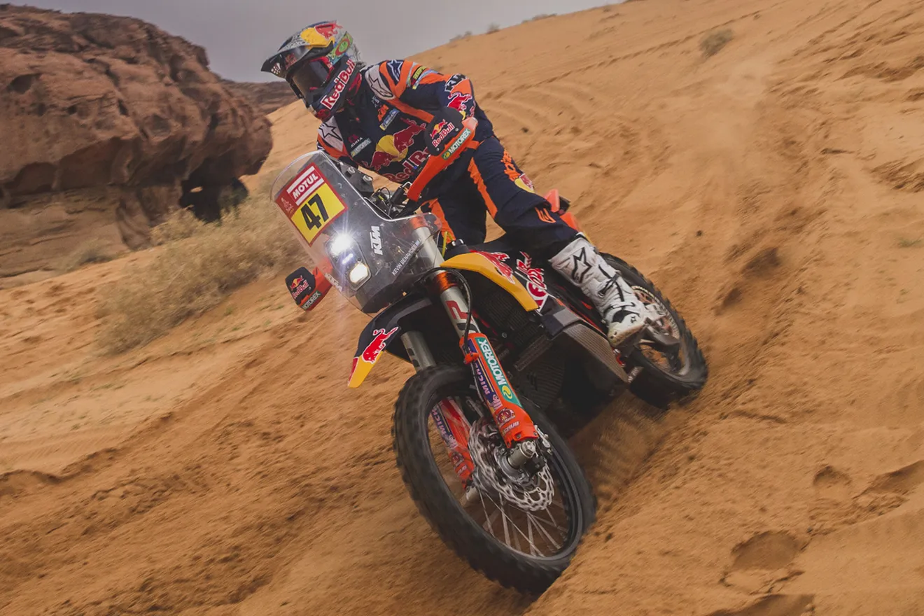 Daniel Sanders hoy no levanta y se anota la tercera etapa del Dakar en motos