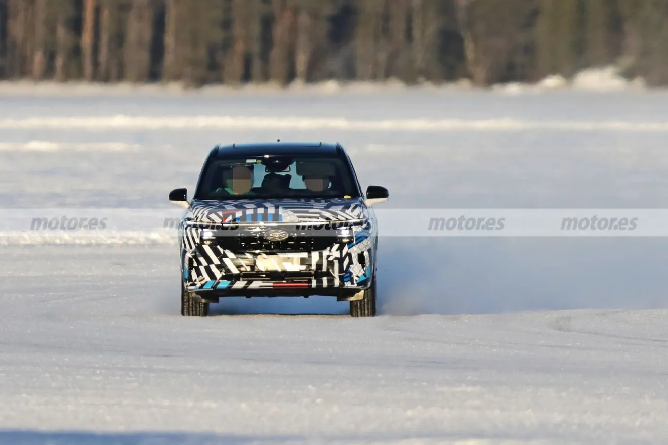 El nuevo Ford Edge pierde el camuflaje en las pruebas de invierno y revela su diseño