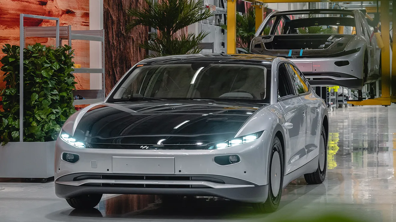 Lightyear suspende la producción de su primer coche solar para centrarse en un eléctrico más barato