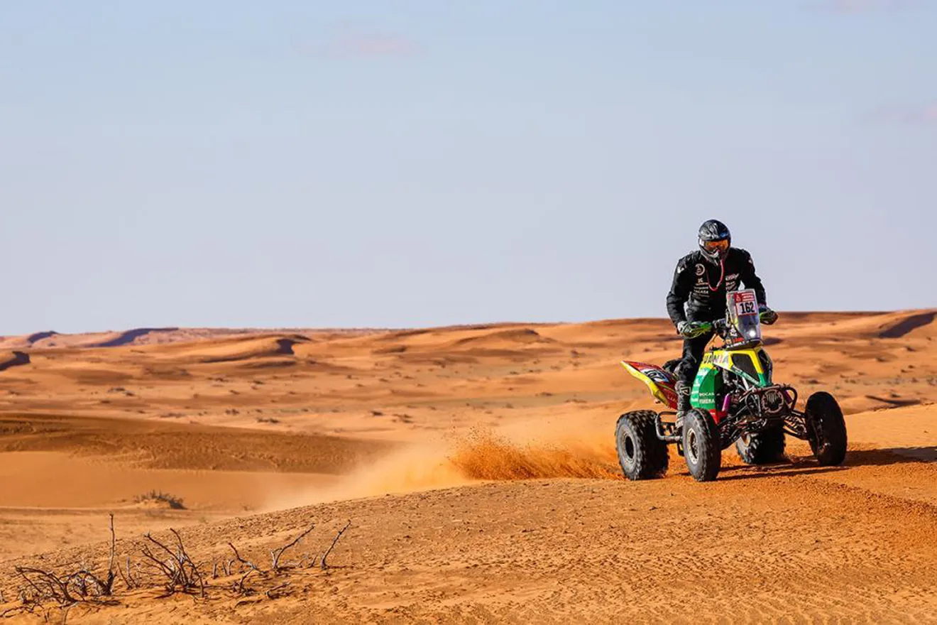 Luciano Benavides y Husqvarna se llevan la novena etapa del Dakar en motos