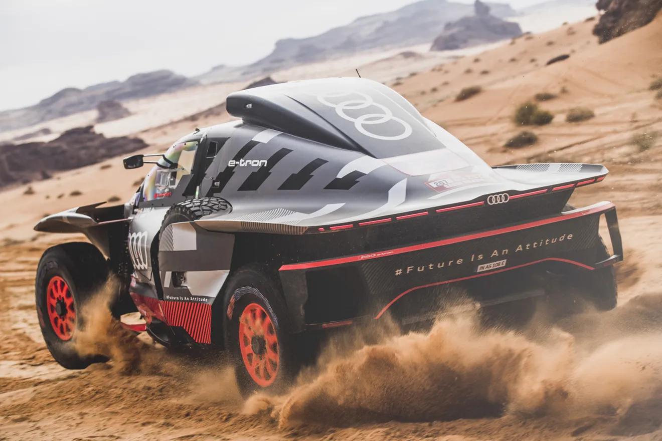 La polémica se apodera del Dakar: el Audi de Carlos Sainz recibe 11 CV extra