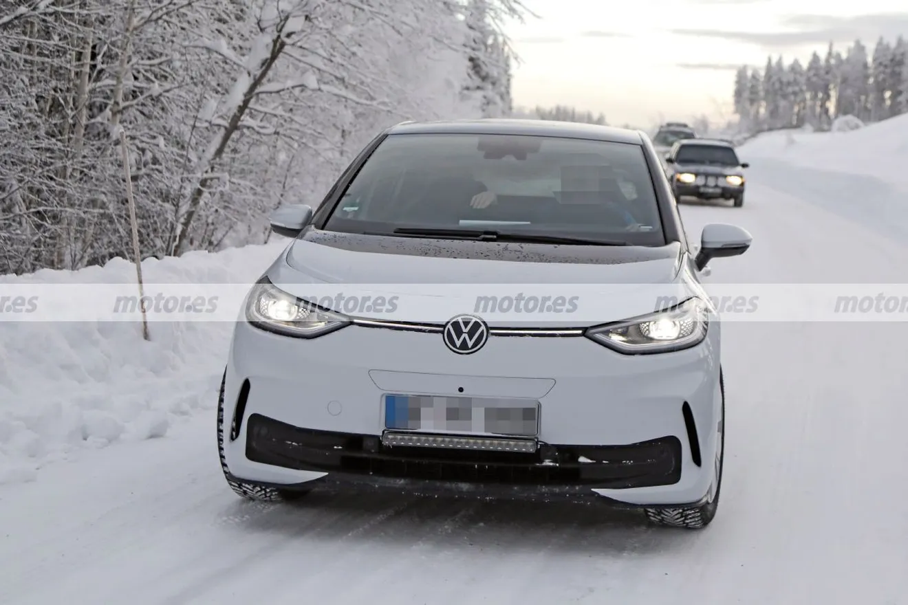 El esperado Volkswagen ID.3 Facelift se deja ver en las pruebas de invierno a unas semanas de su debut