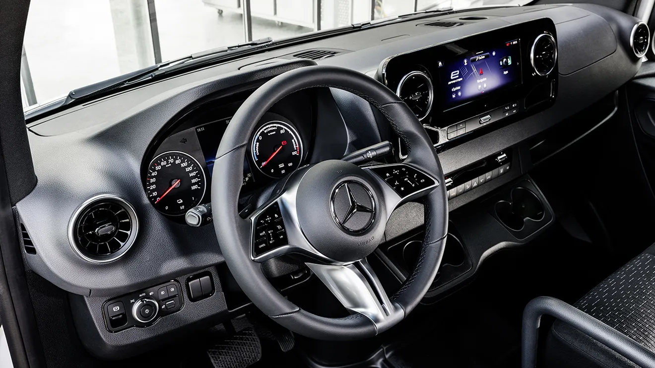 Mercedes eSprinter 2024 - interior