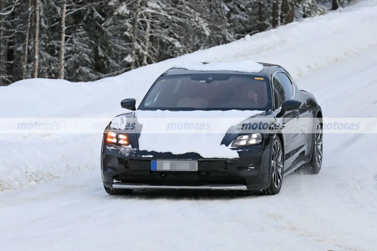 El Porsche Taycan Cross Turismo Facelift revela nuevos detalles en las pruebas de invierno