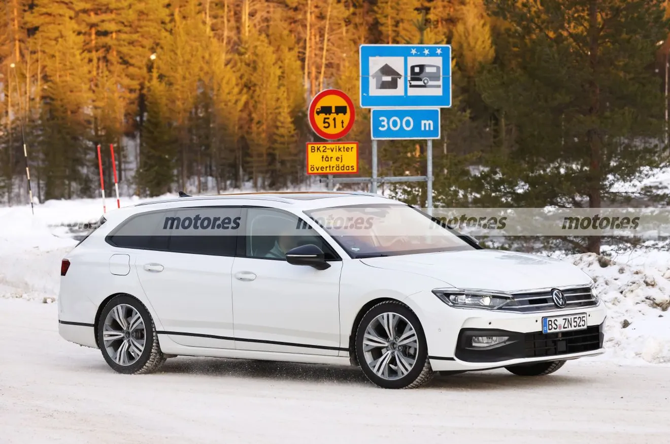 Foto espía Volkswagen Passat 2024 en Suecia