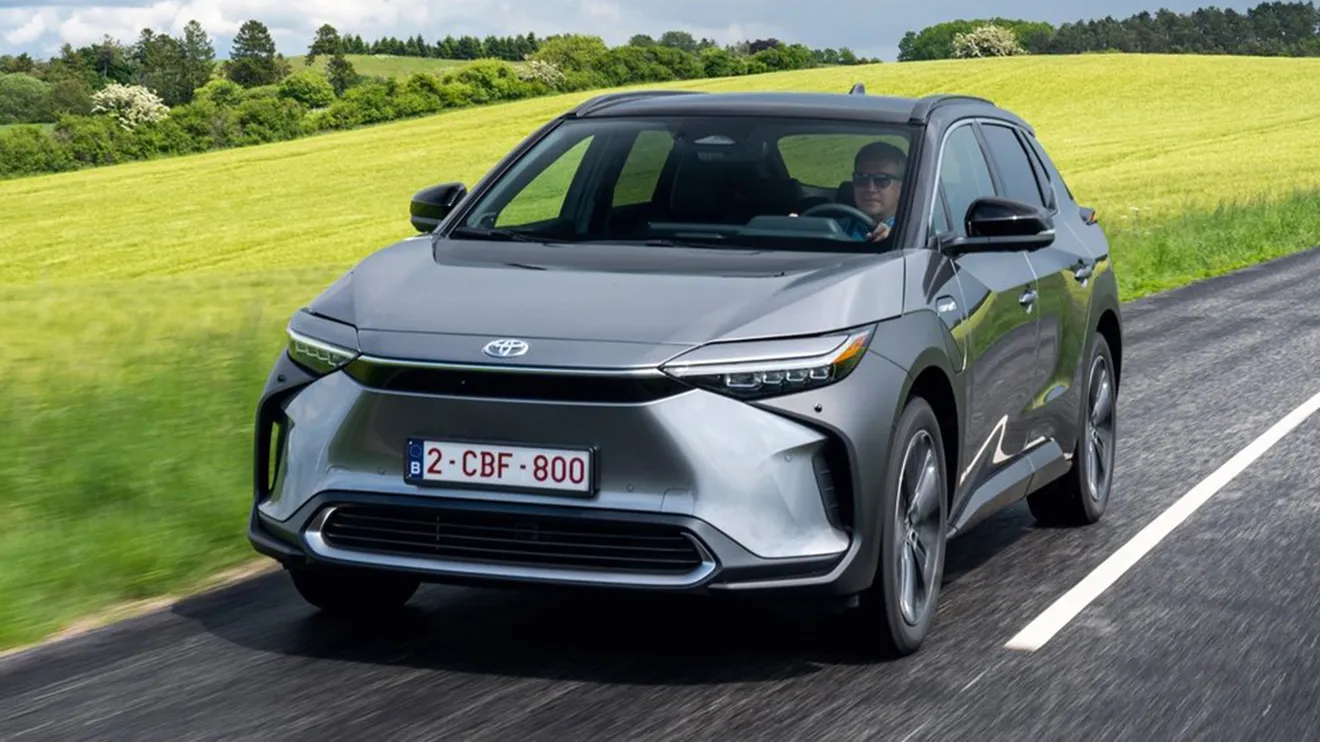 Todos los precios del nuevo Toyota bZ4X, el SUV eléctrico ya disponible en opción de compra tradicional