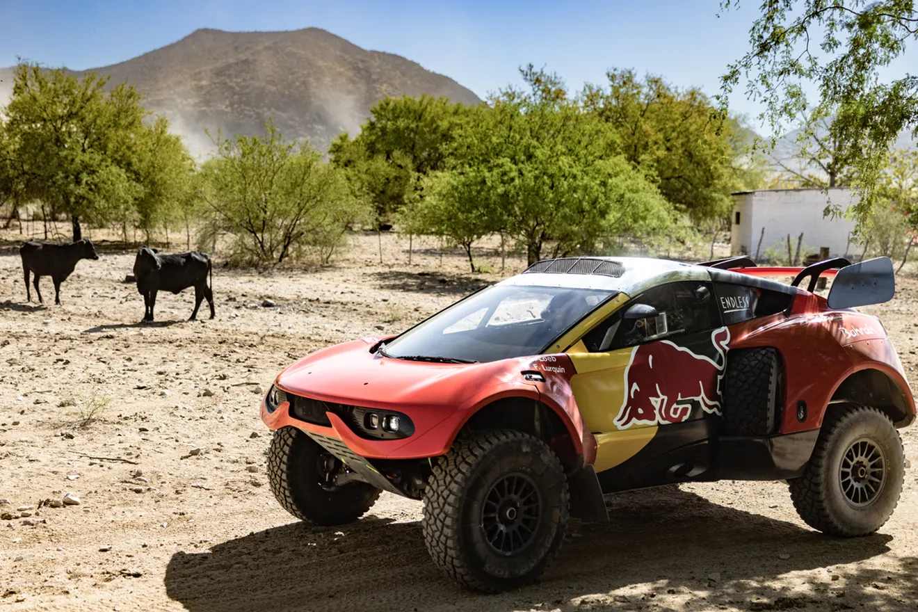 El duelo de Loeb y Al-Attiyah por el Mundial de Rally-Raid continúa en el Sonora Rally