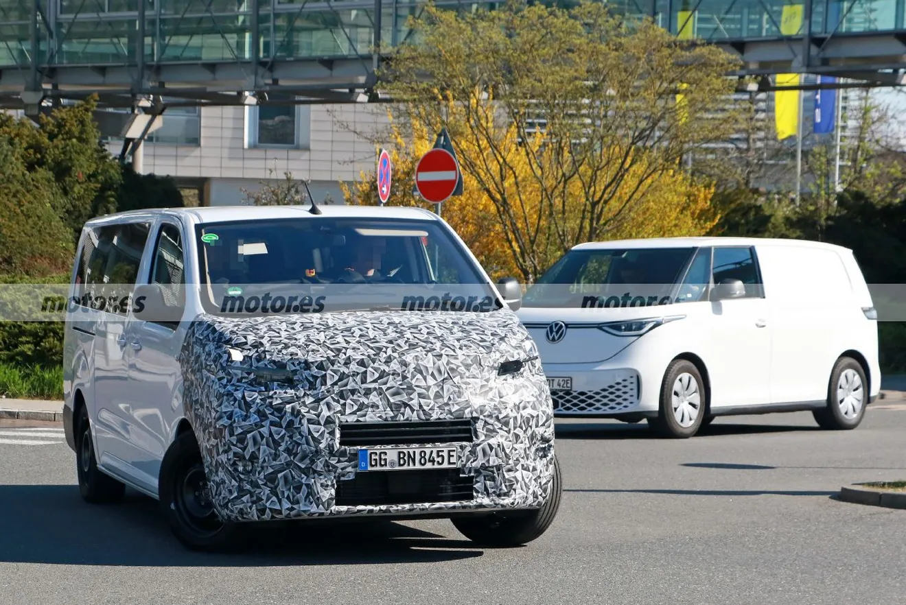Fotos espía Citroën ë-Jumpy, Opel Vivaro-e y Peugeot e-Expert Facelift 2024