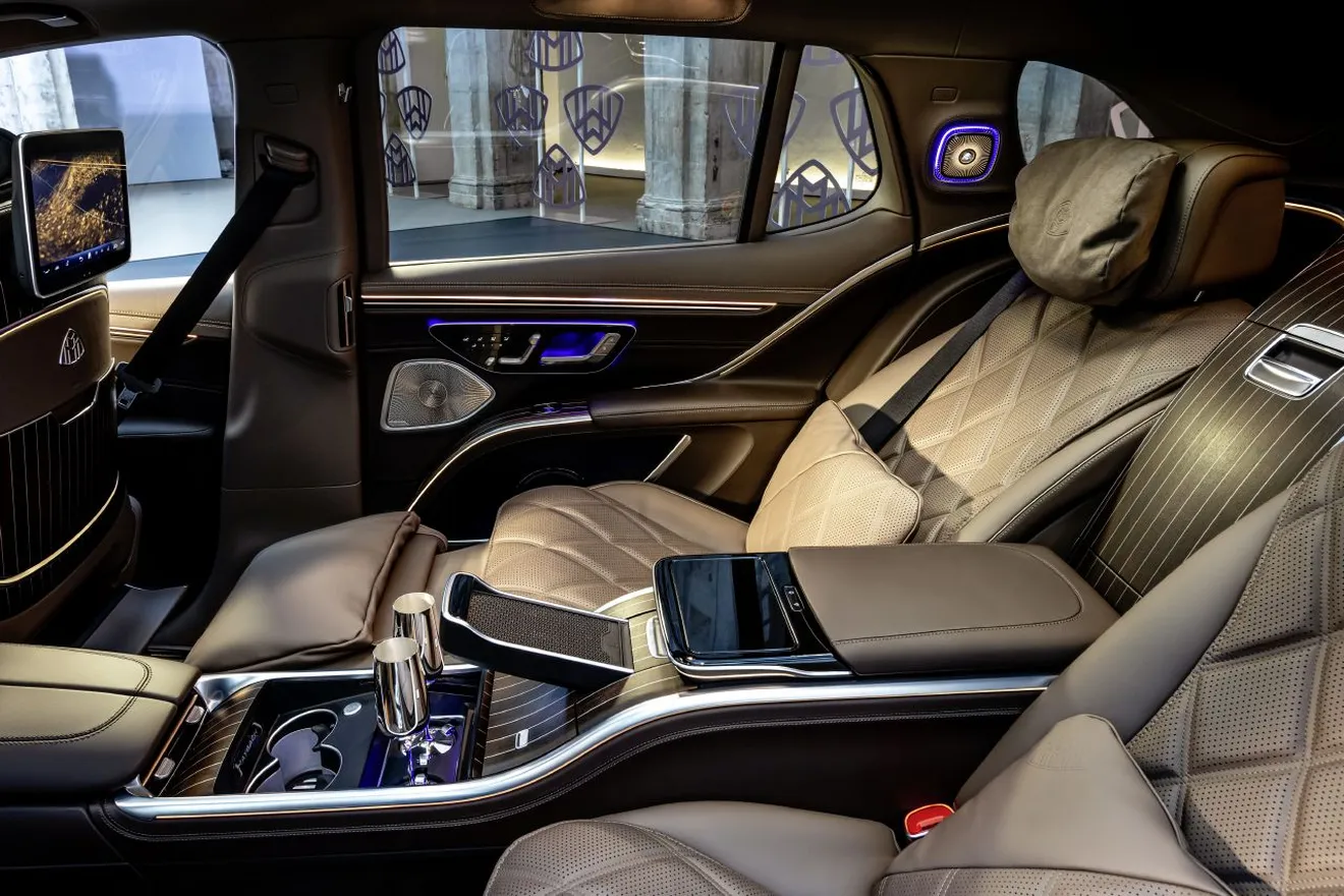Mercedes-Maybach EQS SUV - interior
