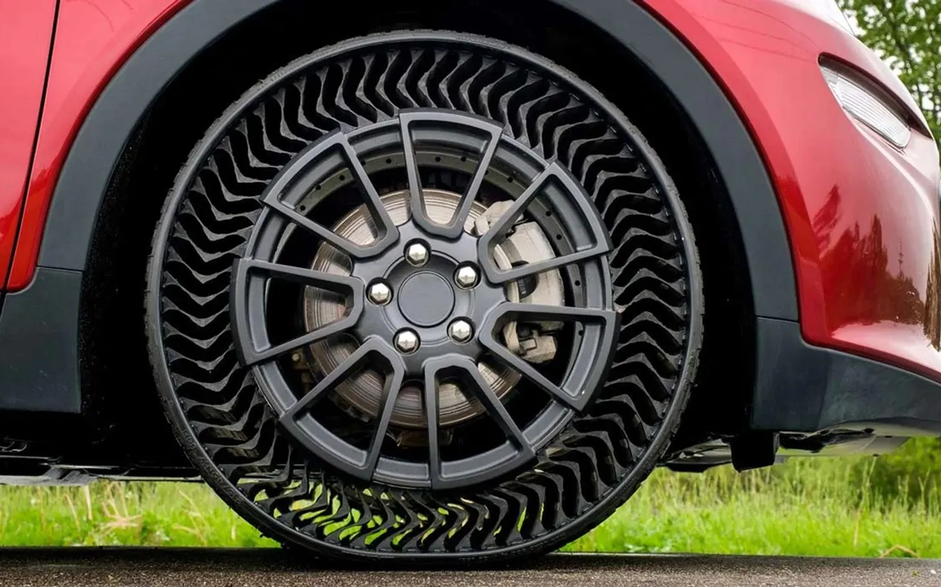 Michelin retrasa el lanzamiento del neumático sin aire Uptis y anuncia que Tesla participará en las pruebas