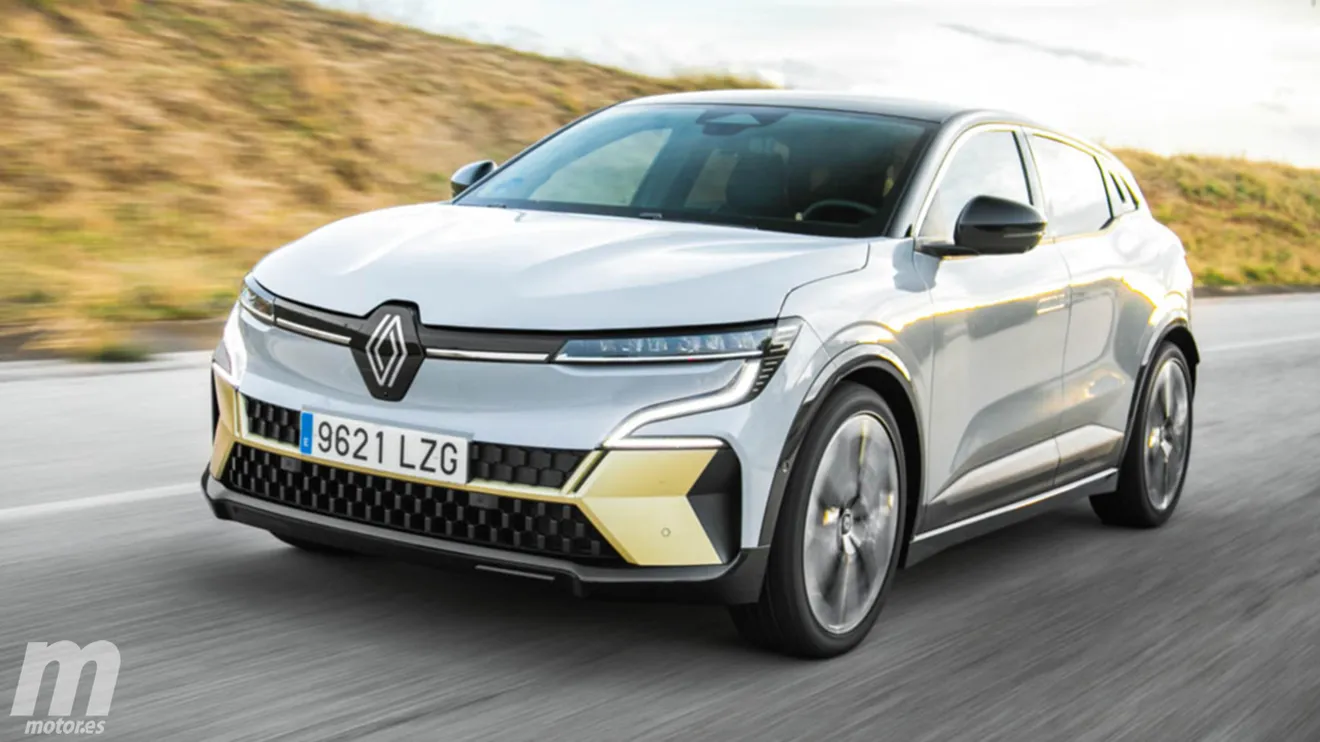 Holanda - Marzo 2023: El Renault Megane eléctrico pone a Tesla en el punto de mira