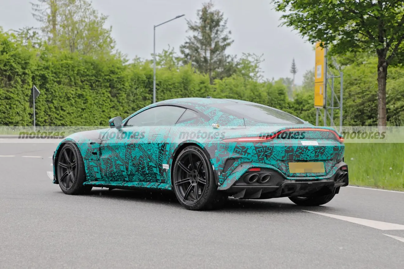 Fotos espía Aston Martin Vantage 2025
