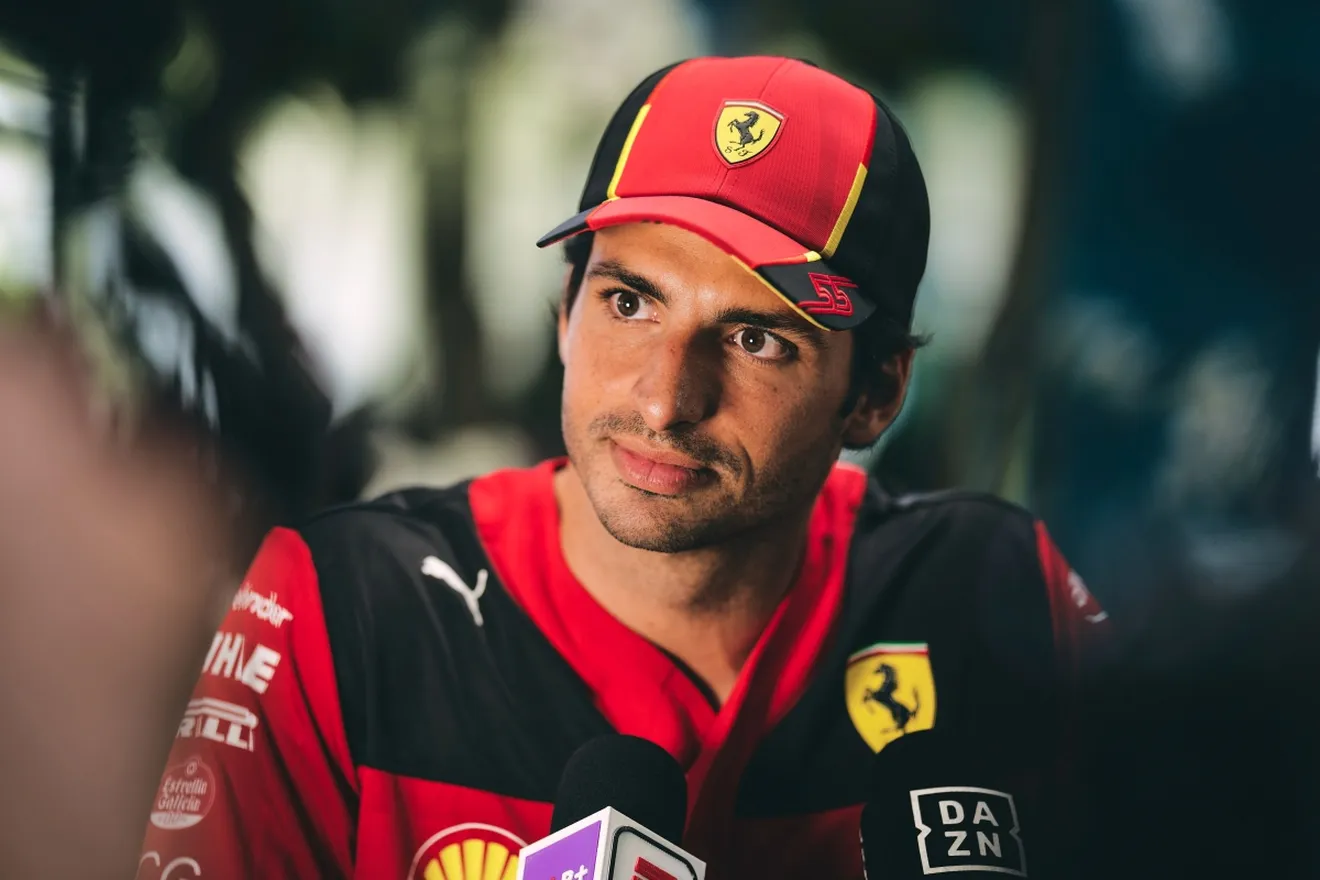 El bajo rendimiento de Bakú hace reflexionar a Carlos Sainz: «Hay cosas que son difíciles de entender y quizá esta sea una de ellas»