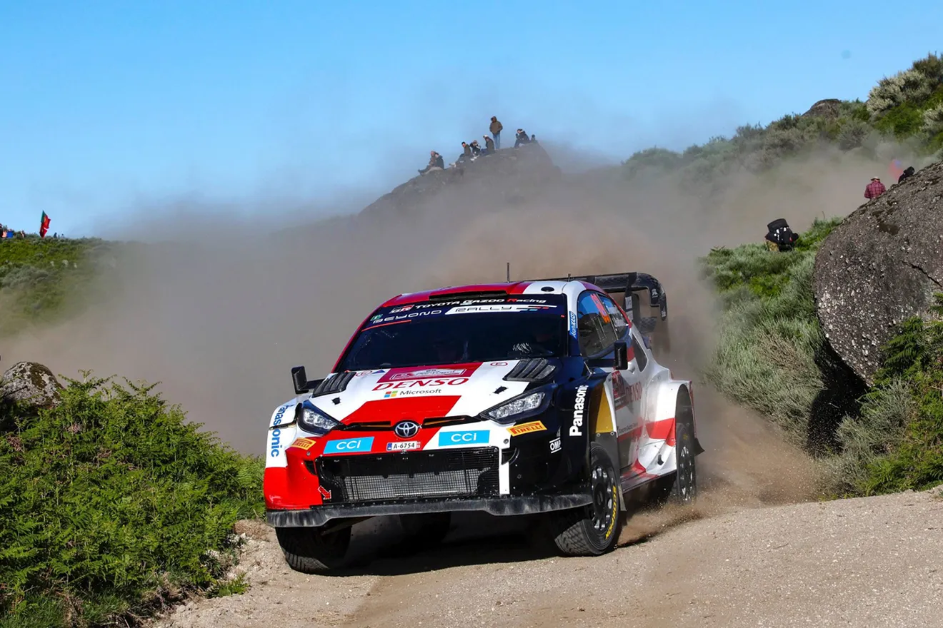 Kalle Rovanperä camina hacia la victoria en el Rally de Portugal entre los destellos de Dani Sordo