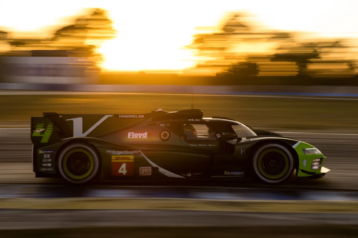 Vanwall aparta a Jacques Villeneuve y el piloto canadiense no correrá las 24 Horas de Le Mans