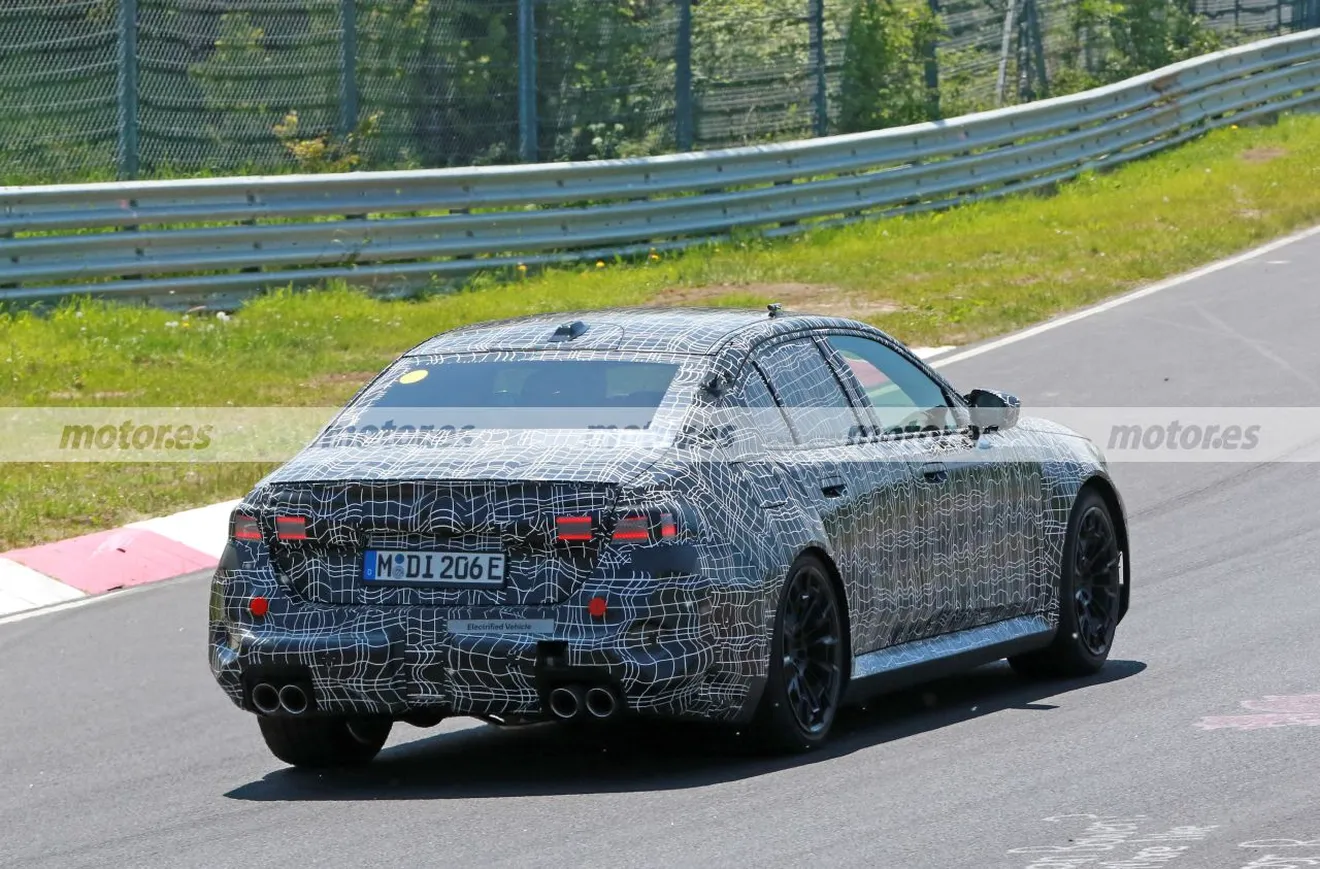 Fotos espía BMW M5 Berlina 2024 en Nürburgring